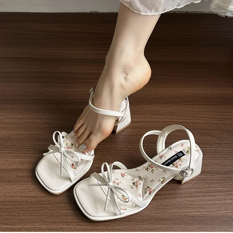 รองเท้าส้นหนาแบบผูกโบว์ลายดอกไ - Women'S Fashion Q บทวิจารณ์และราคา