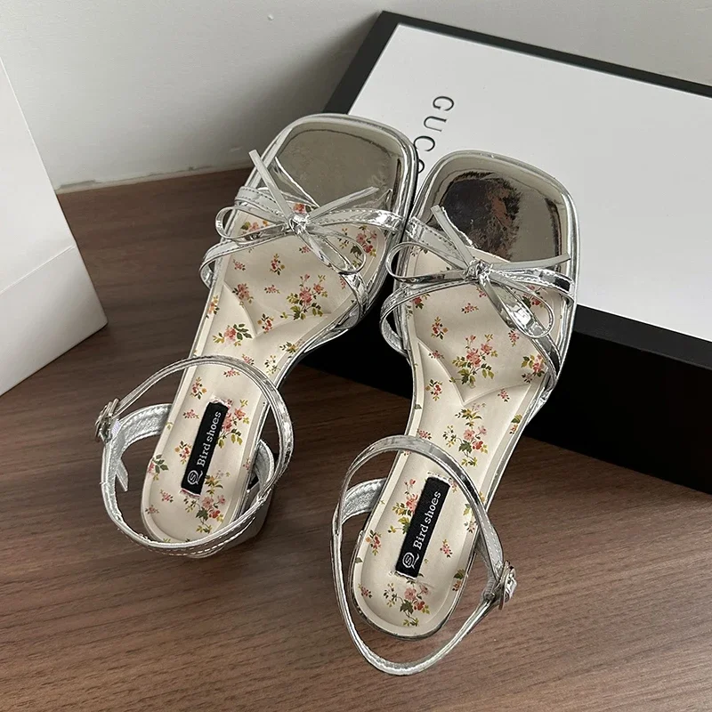 รองเท้าส้นหนาแบบผูกโบว์ลายดอกไ - Women'S Fashion Q บทวิจารณ์และราคา