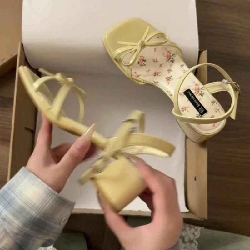 รองเท้าส้นหนาแบบผูกโบว์ลายดอกไ - Women'S Fashion Q บทวิจารณ์และราคา